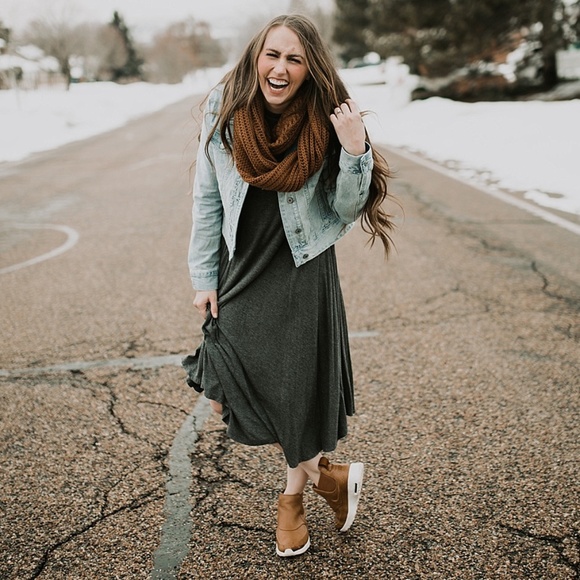 Infinity scarf - Picture 1 of 3